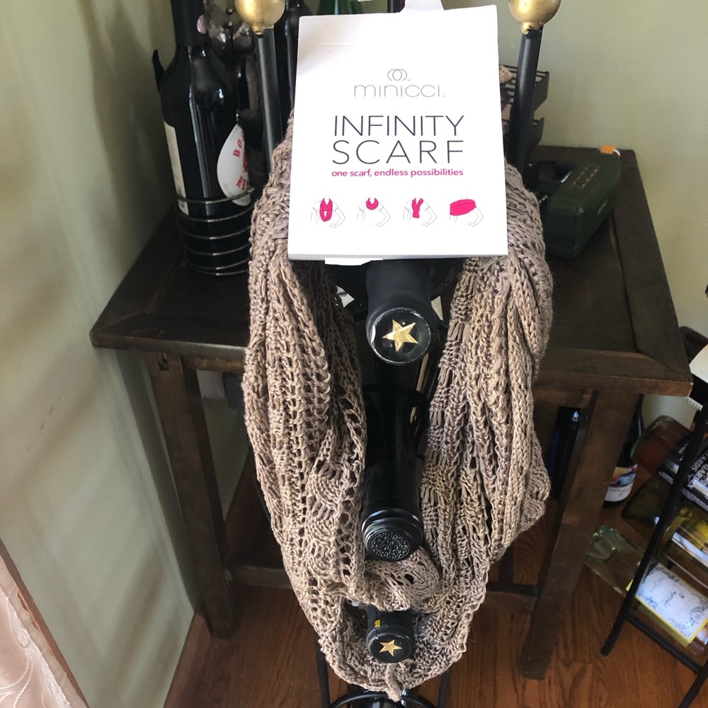 Minicci Infinity Scarf!